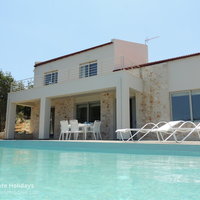05 Villa Armonia and Pool