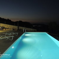 08 Armonia Infinity pool at night