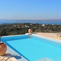 01 Eleni pool and view
