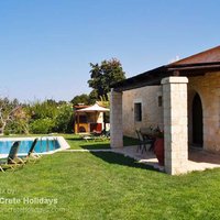 005 horseshoe cottage and grassy pool terrace